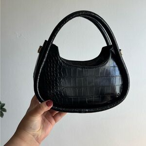 Elegant Black Croc-Embossed Women's Bag